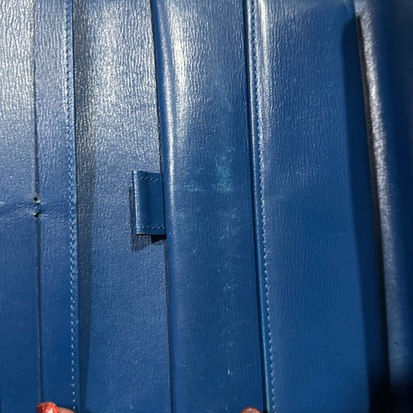 Luis Vuitton Cyan Blue Epi tri fold wallet. - Picture 15 of 17